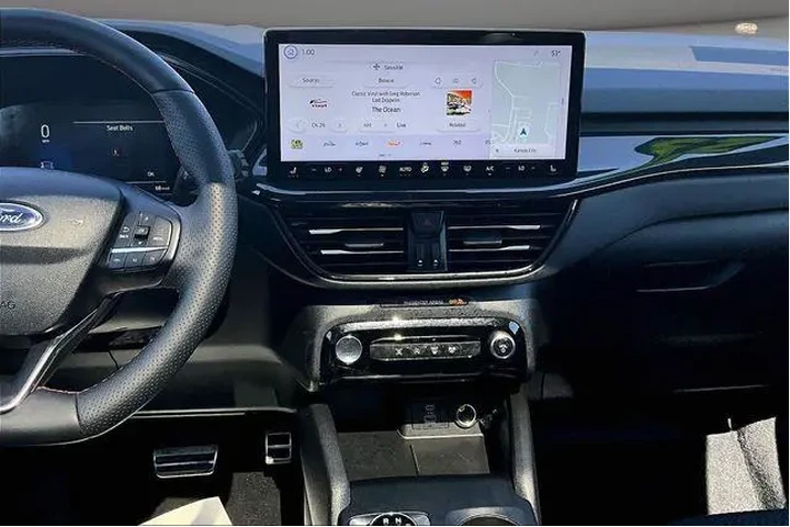 $26000 : Ford Escape 2023 AWD ST-Line image 9