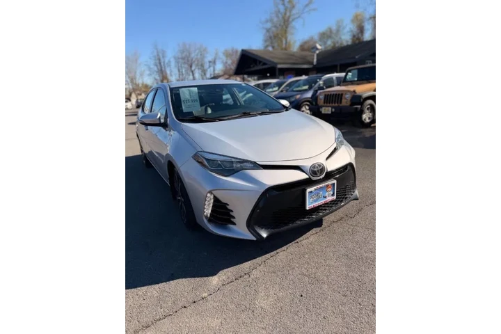 $15995 : 2018 Corolla SE image 9