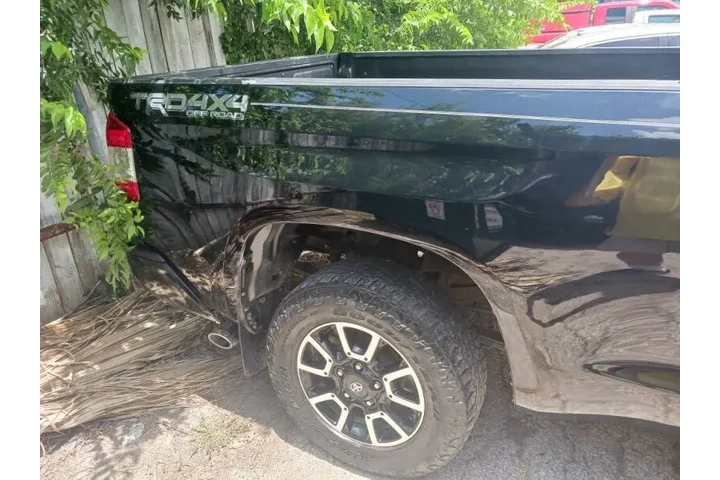 $29500 : 2018 Tundra SR5 image 6