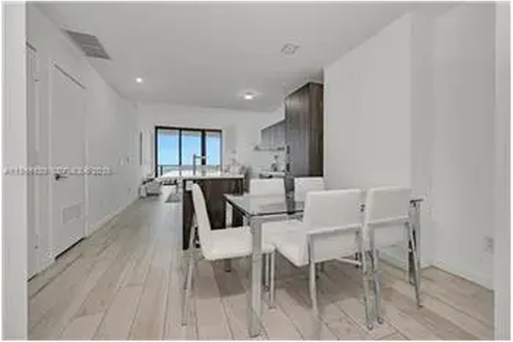 $7500 : Rental property with 2 bedro image 1