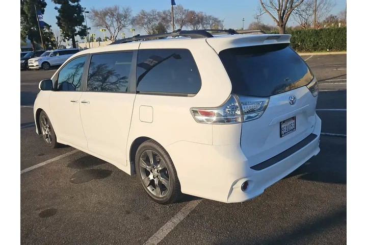 $18000 : Toyota Sienna 2016 SE 8-Pass image 6
