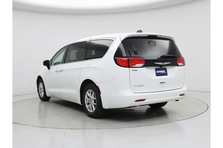 $21998 : Chrysler Voyager 2022 LX 4dr image 2