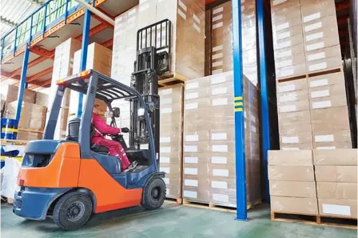 Drivers needed in warehouse LA image 1