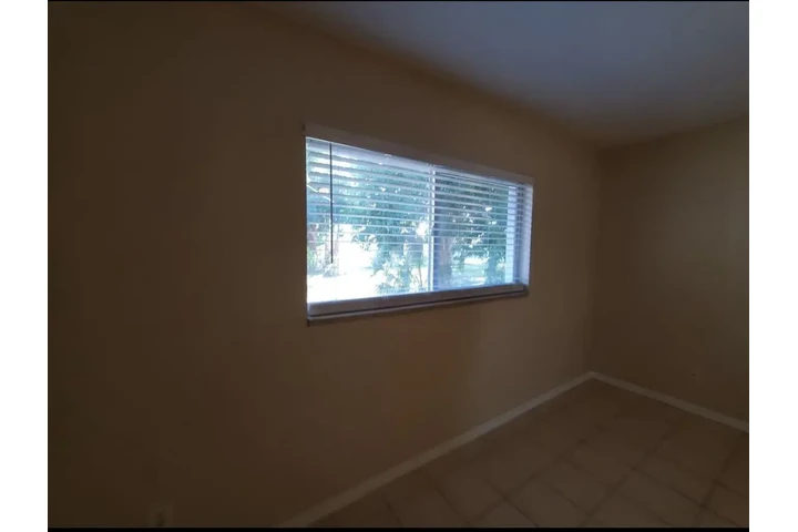 $1450 : Rent image 10