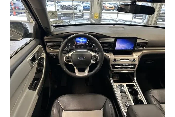 $32500 : Ford Explorer 2023 AWD XLT 4 image 2