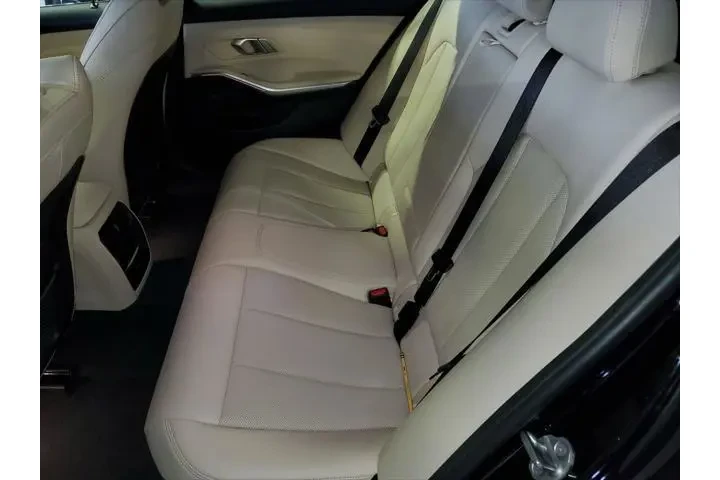 $37268 : BMW 3 Series 2023 330i 4dr S image 10