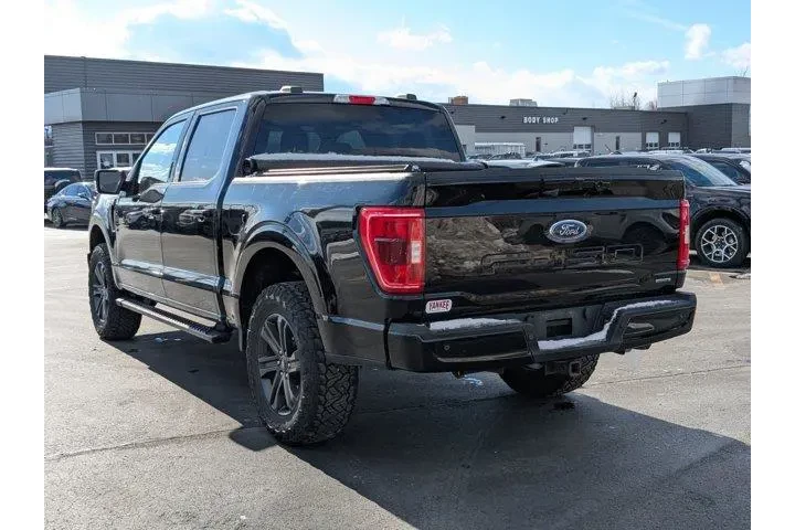 $32769 : Ford F-150 2021 4x4 XLT 4dr image 5