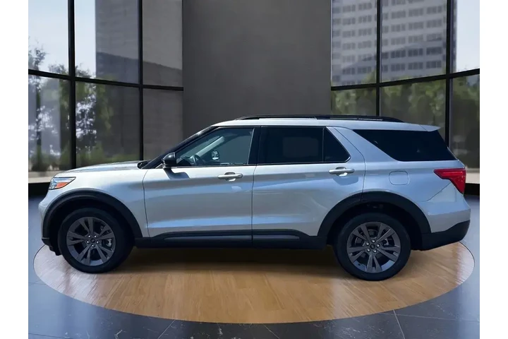 $30995 : Ford Explorer 2023 XLT 4dr S image 5