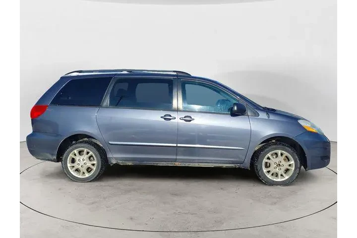 $6961 : Toyota Sienna 2006 AWD LE 7- image 6
