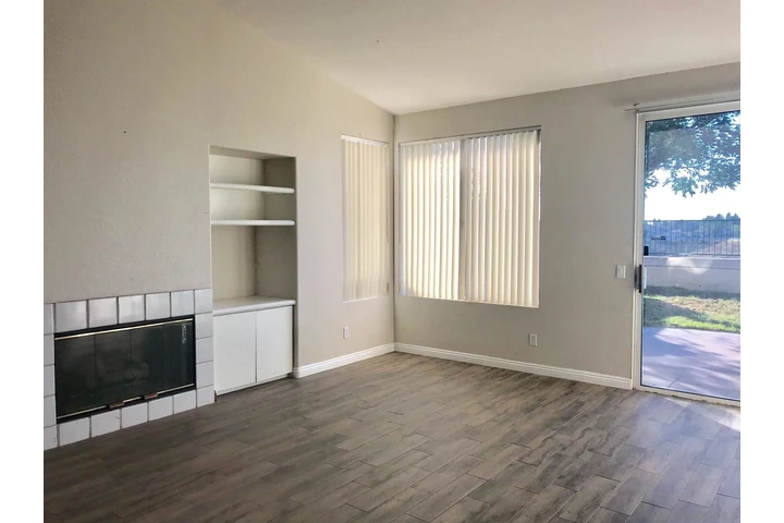 $2495 : BELL GARDENS CASA $2495 image 5