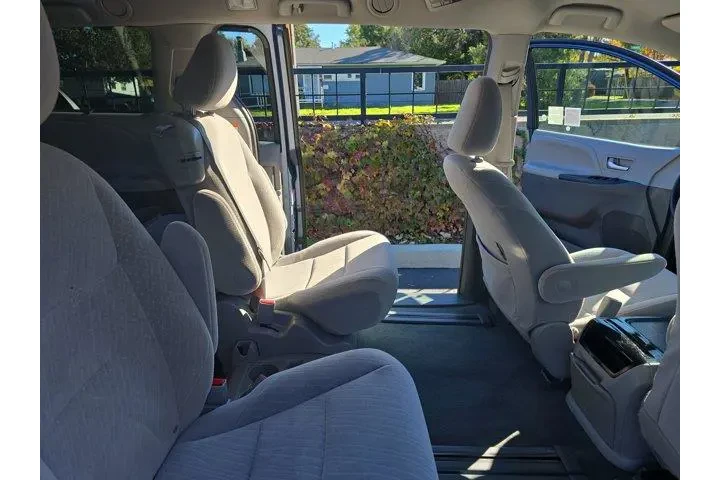 $22995 : Toyota Sienna 2017 LE 7-Pass image 10