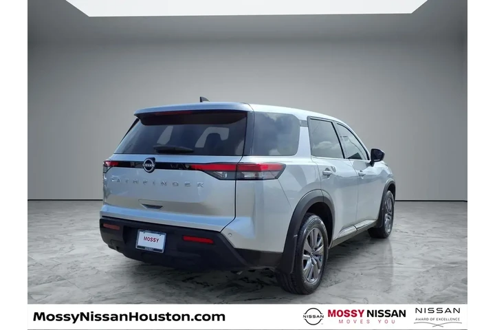 $24095 : Nissan Pathfinder 2023 S 4dr image 7