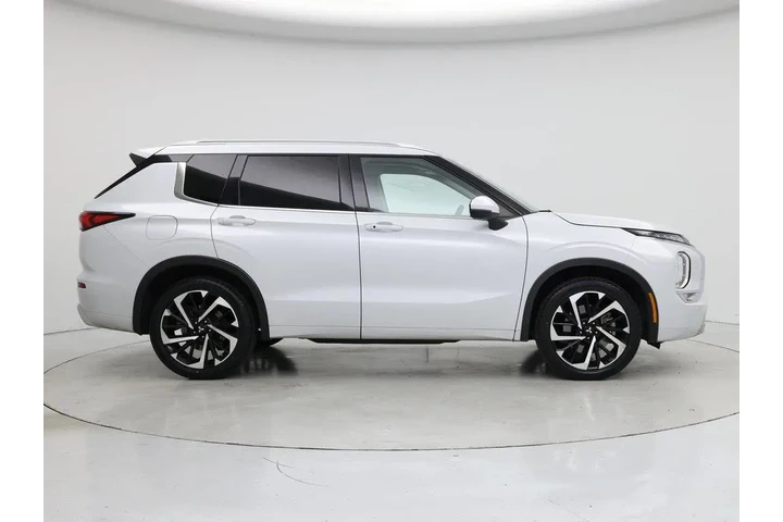$23998 : Mitsubishi Outlander 2023 SE image 7