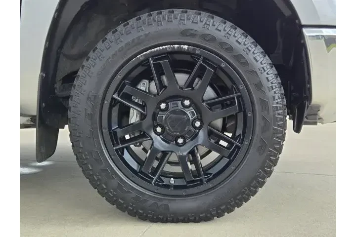 $27555 : Toyota Tundra 2021 4x4 TRD P image 10