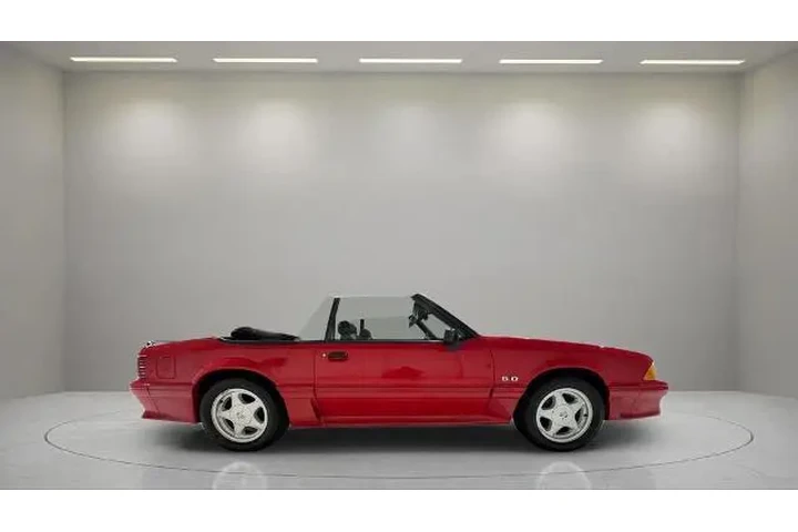 $21995 : Ford Mustang 1992 GT 2dr Con image 2