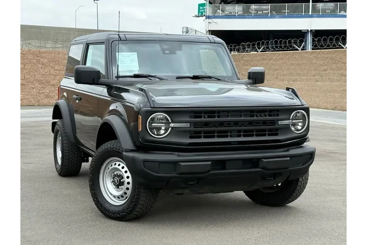 $35489 : Ford Bronco 2022 4x4 Base 2d image 2