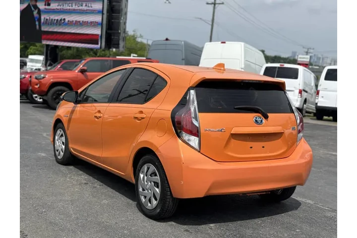 $11995 : 2015 Prius c Three image 8