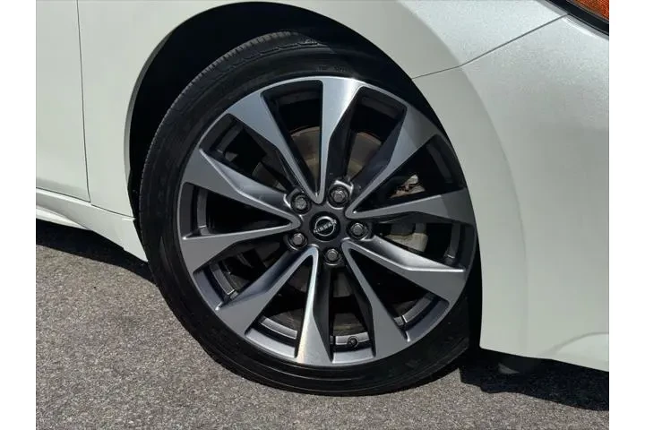 $29989 : Nissan Maxima 2023 3.5 Plati image 6