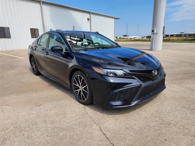 $24998 : 2021 Camry image 3