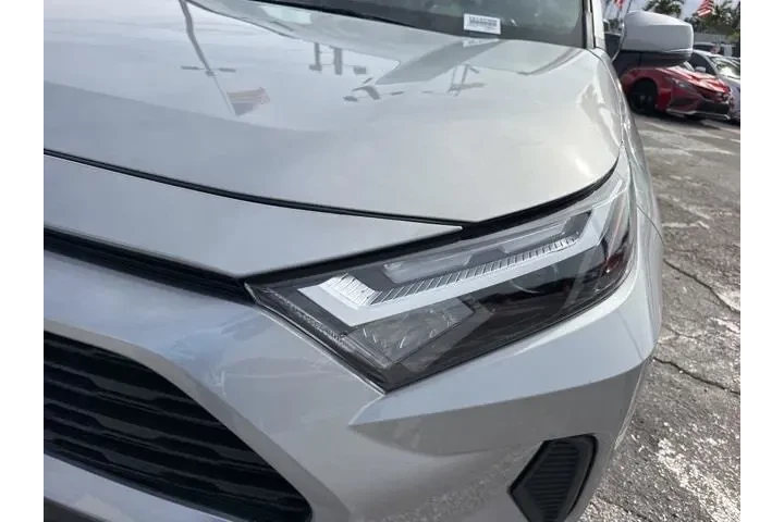 $26988 : Toyota RAV4 2025 XLE 4dr SUV image 9