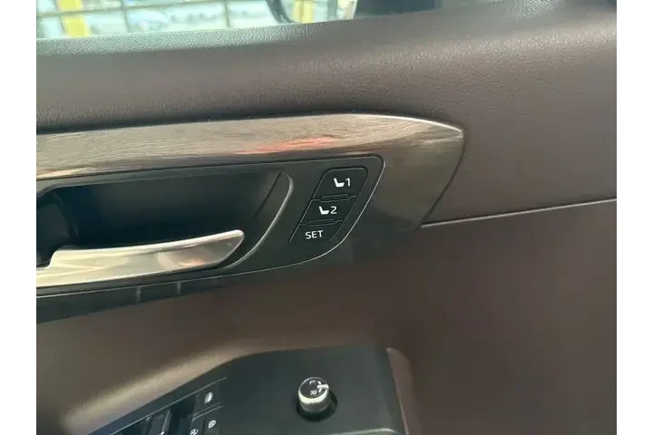 $31724 : Toyota Highlander Hybrid 202 image 8