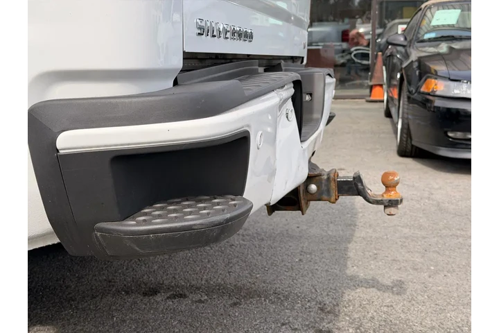 $31988 : 2017 Silverado 3500HD image 10