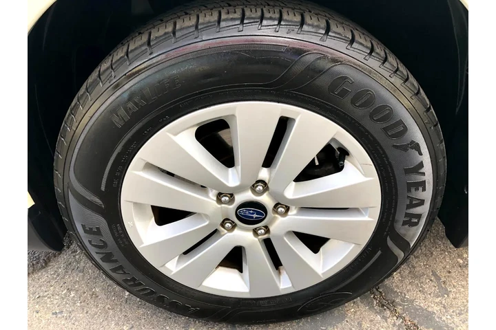 $10705 : 2016 Outback 2.5i Premium image 9