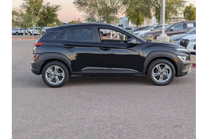 $18990 : Hyundai KONA 2023 SEL 4dr Cr image 3
