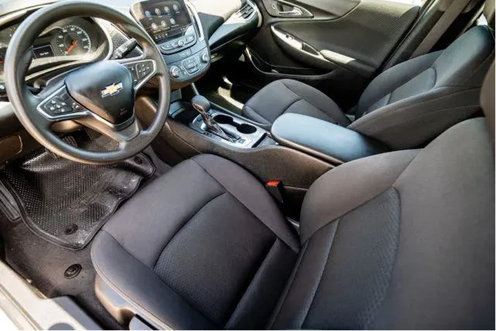 $17347 : Chevrolet Malibu 2023 LS Fle image 5