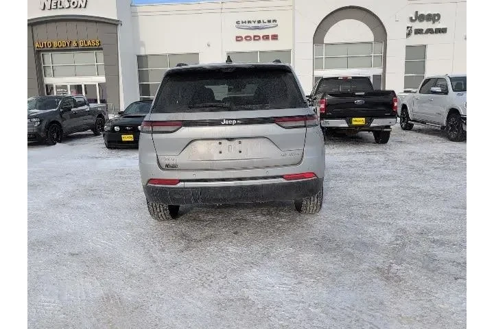 $29495 : Jeep Grand Cherokee 2023 4x4 image 8