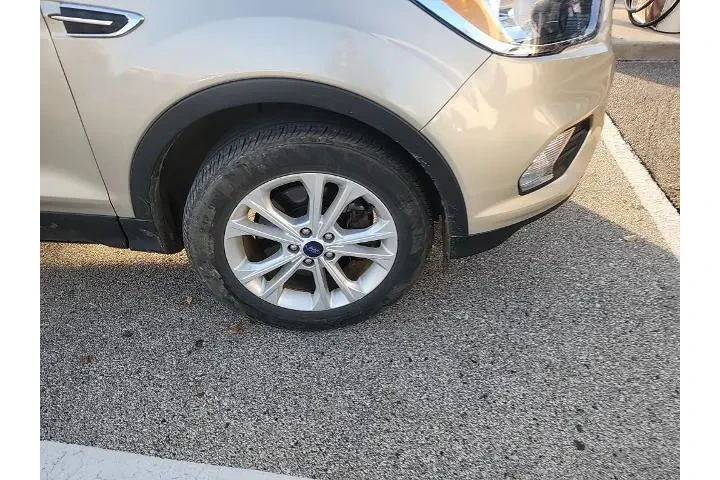 $12490 : Ford Escape 2018 AWD SE 4dr image 3