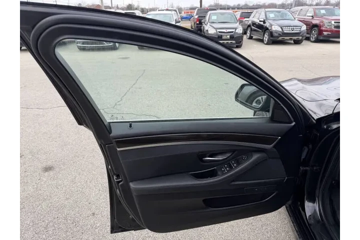 $10850 : 2016 BMW 5 Series 528i xDrive image 10