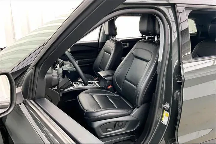 $32990 : Ford Explorer 2023 AWD XLT 4 image 8