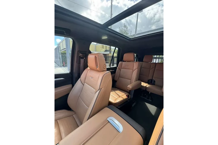 $98900 : CADILLAC ESCALADE PREMIUM LUX image 4
