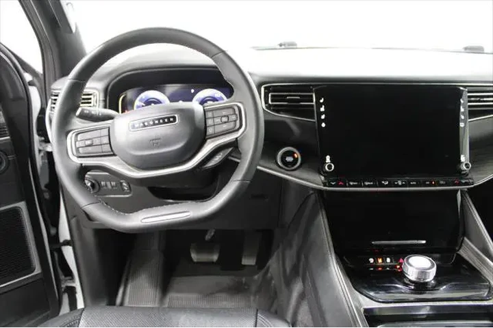 $37991 : Jeep Wagoneer L 2024 4x2 Ser image 5