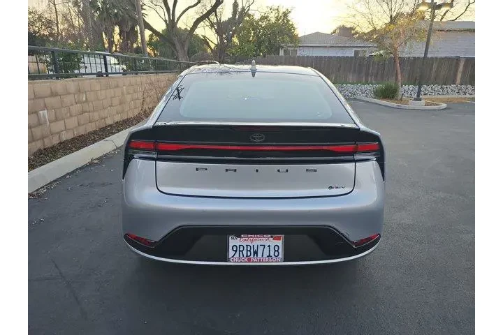 $26995 : Toyota Prius 2024 LE 4dr Hat image 4