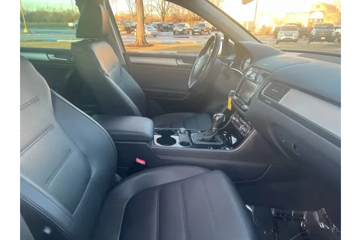 $11997 : 2014 Touareg V6 Sport image 10