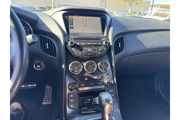 $17500 : Hyundai Genesis Coupe 2015 3 image 8