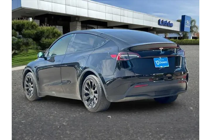 $22719 : Tesla Model Y 2021 AWD Long image 7