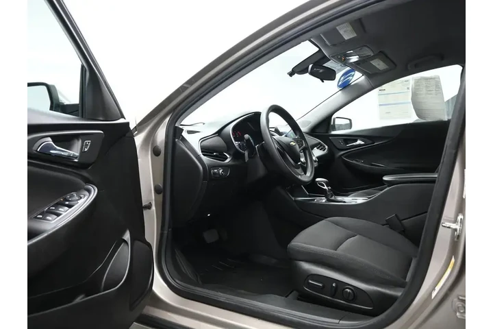 $15100 : Chevrolet Malibu 2022 LT 4dr image 9