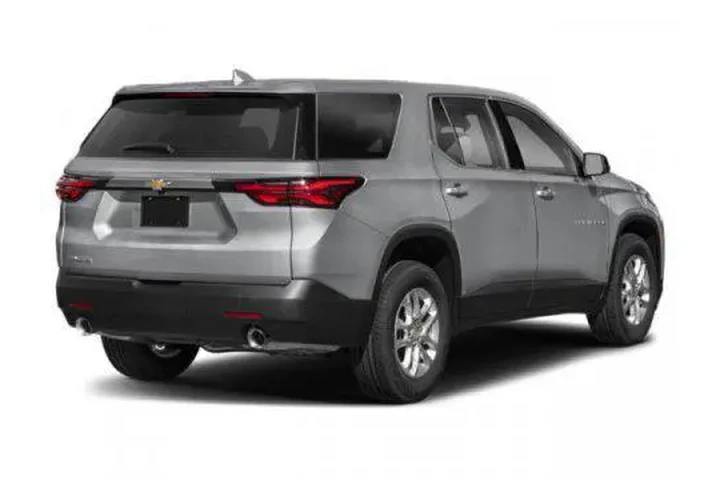$29847 : Chevrolet Traverse 2023 LT C image 2