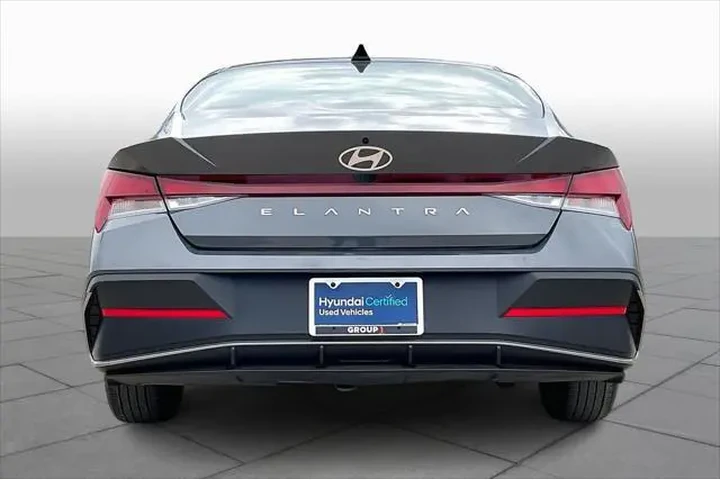 $19799 : Hyundai ELANTRA 2024 SEL 4dr image 4