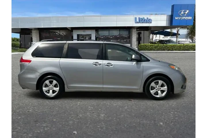 $8999 : Toyota Sienna 2012 LE 7-Pass image 9