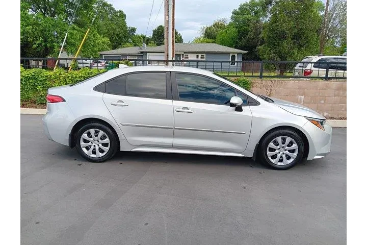 $23995 : Toyota Corolla 2025 LE 4dr S image 3
