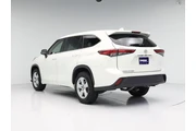 $30998 : Toyota Highlander 2021 LE 4d thumbnail
