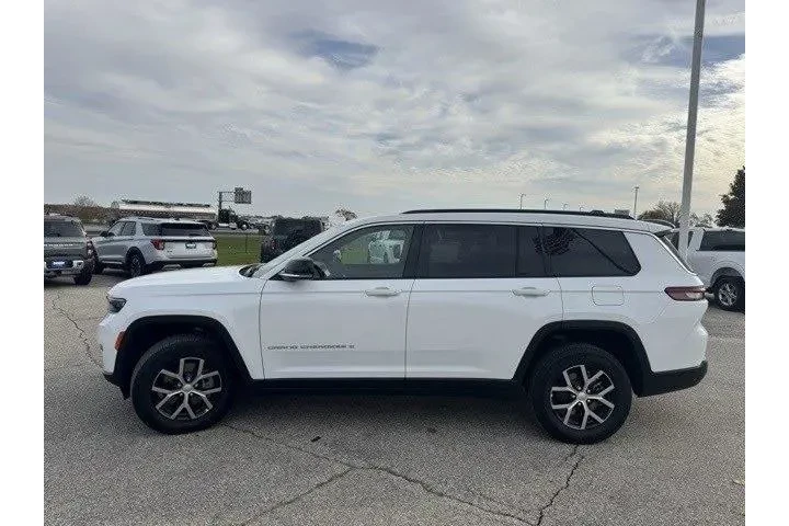 $38739 : Jeep Grand Cherokee L 2024 4 image 4