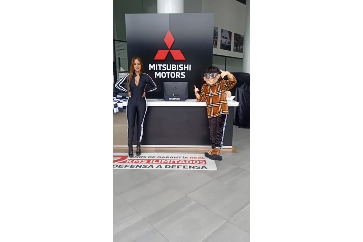 Edecanes Activaciones, eventos image 6