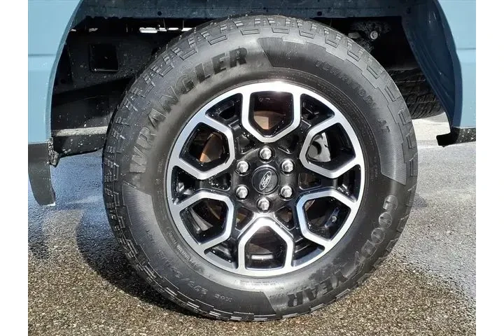 $39820 : Ford F-150 2023 4x4 XLT 4dr image 7