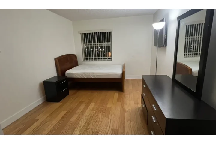 $850 : RENTO HABITACIÓN KENDALL image 1