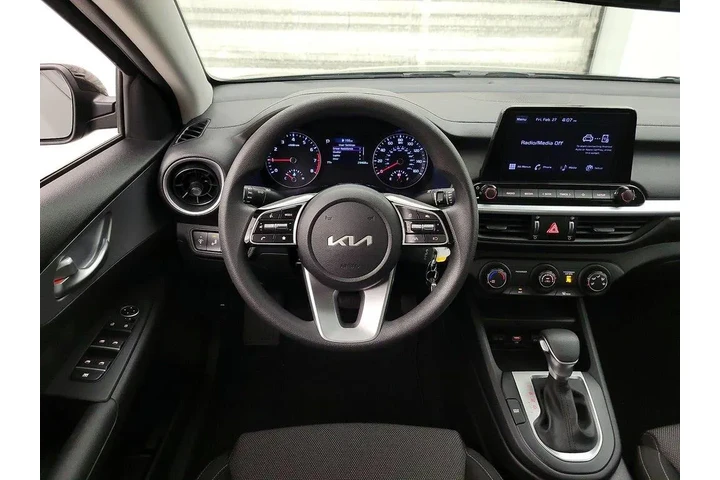 $17998 : Kia Forte 2023 LXS 4dr Sedan image 10